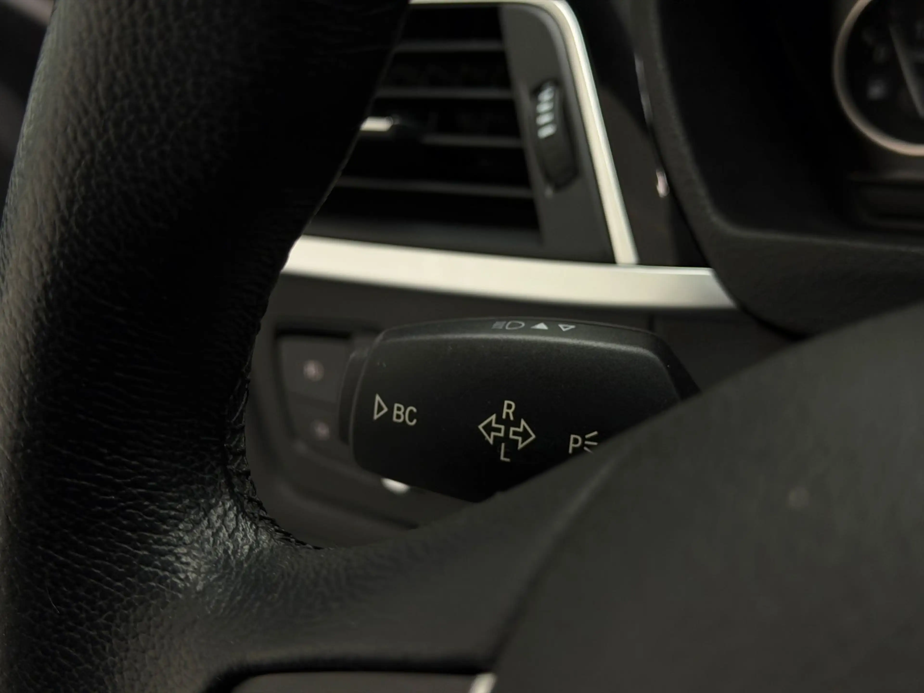 BMW 318 d AT Sport|XL-Navi|Carplay|SHZ|Einpark|Tempo — photo 15