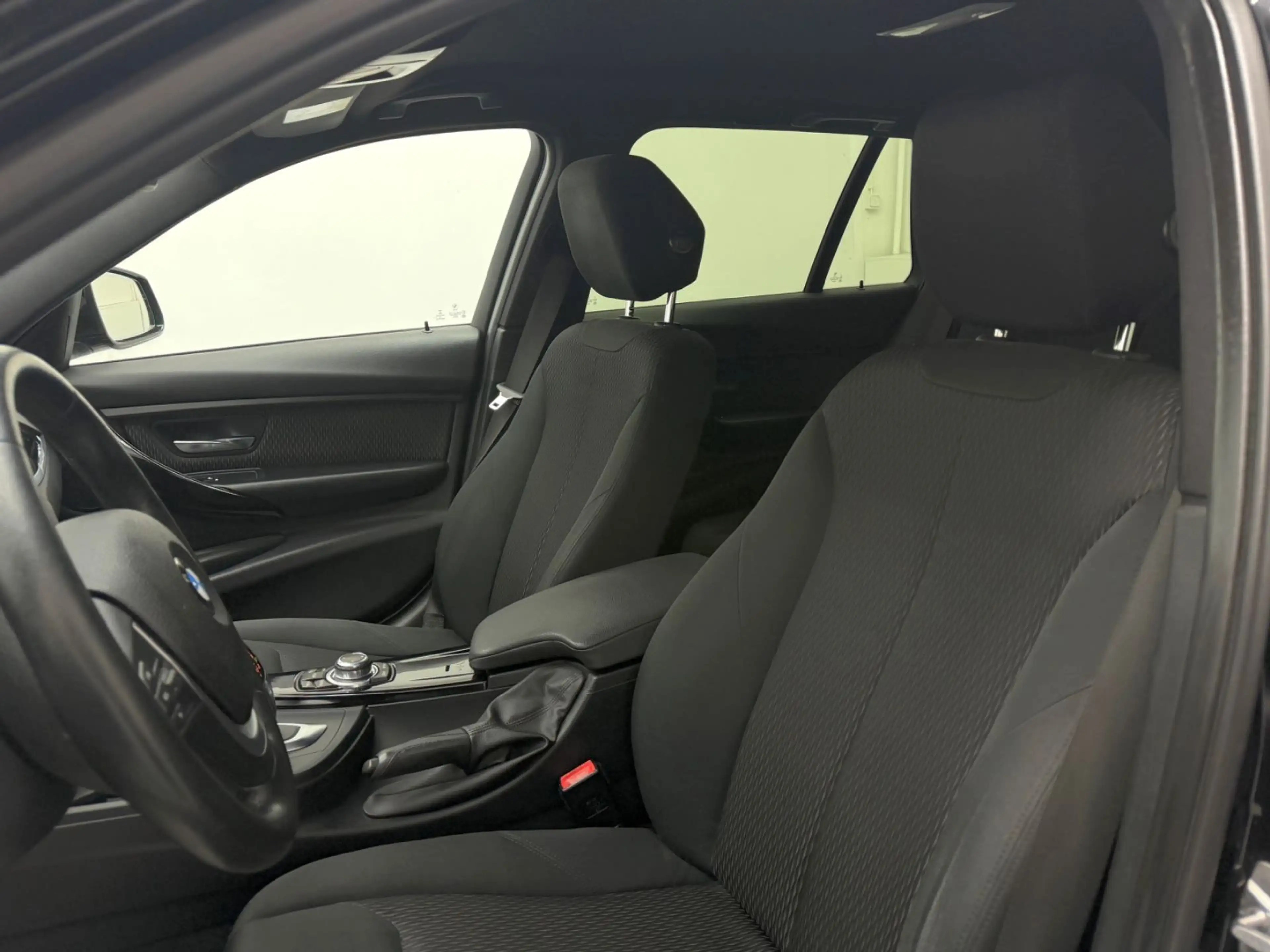 BMW 318 d AT Sport|XL-Navi|Carplay|SHZ|Einpark|Tempo — photo 10