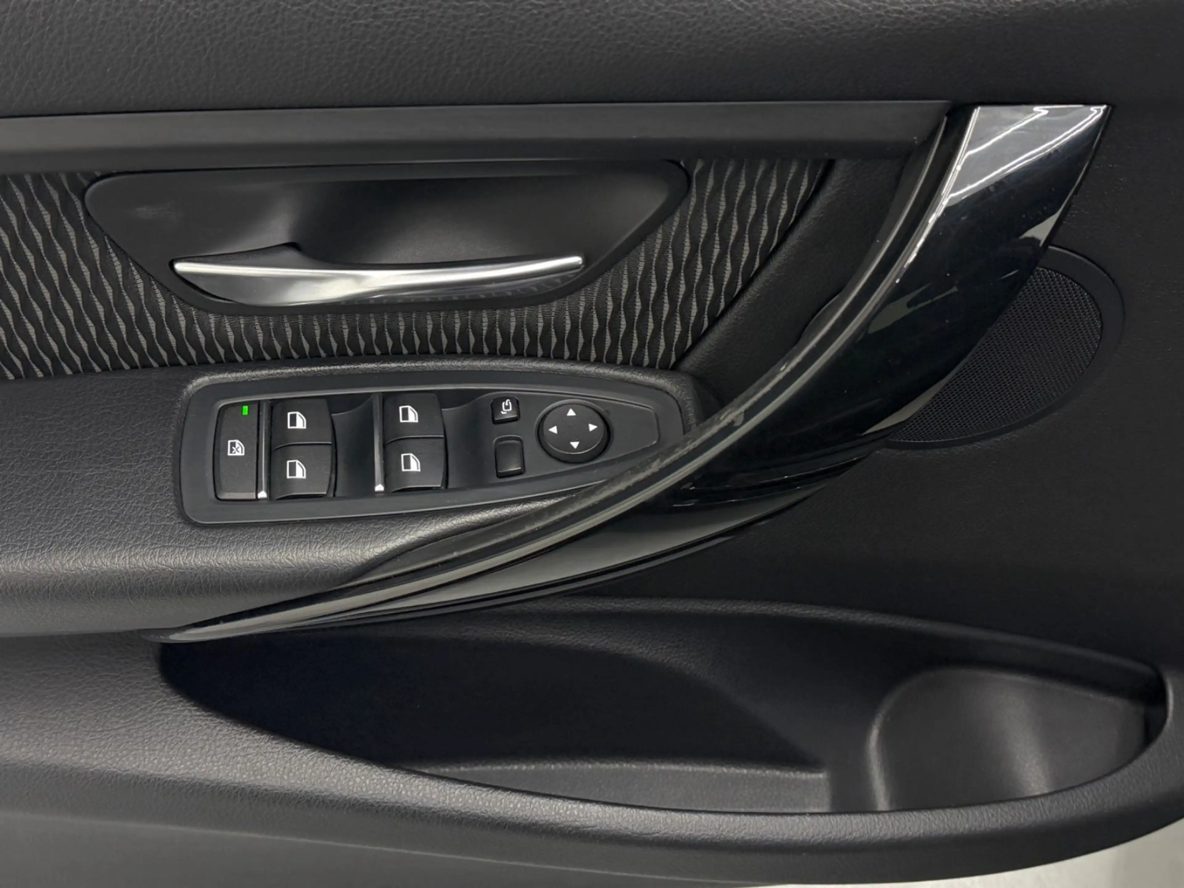BMW 318 d AT Sport|XL-Navi|Carplay|SHZ|Einpark|Tempo — photo 11