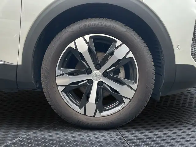 Peugeot 3008 view 9