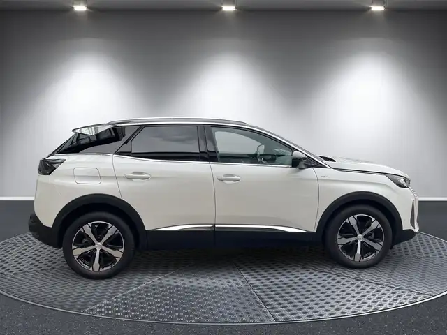 Peugeot 3008 view 6