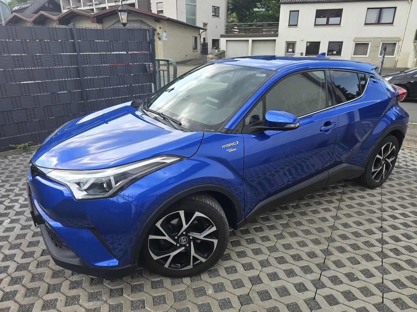 Toyota C-HR Hybrid Team Deutschland Blau - 2