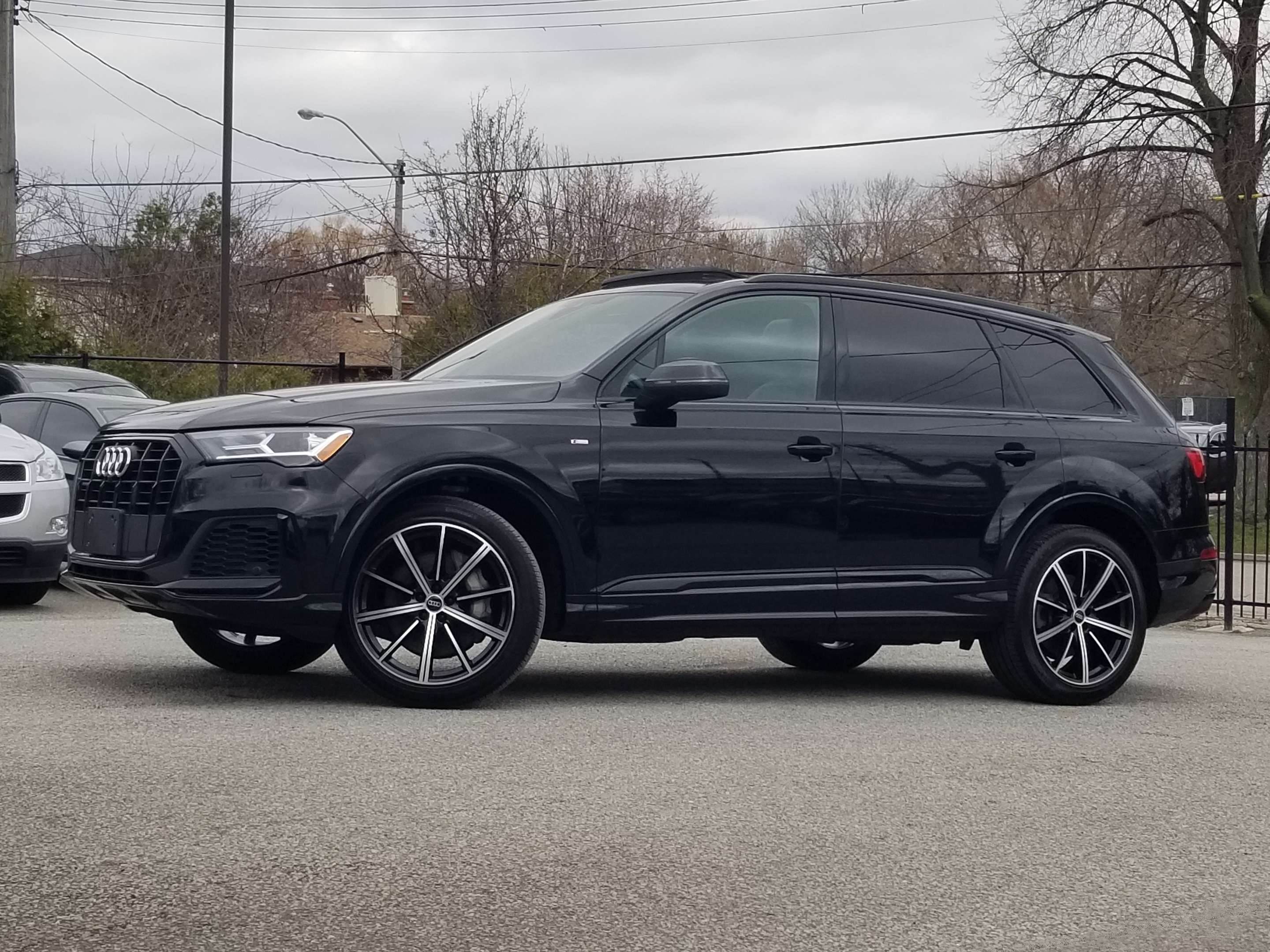 2022 Audi Q7 1 OWNER|S-LINE|BLACK OPTICS|MULTI-COLOUR AMBIENT