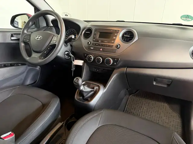 Hyundai I10 view 3