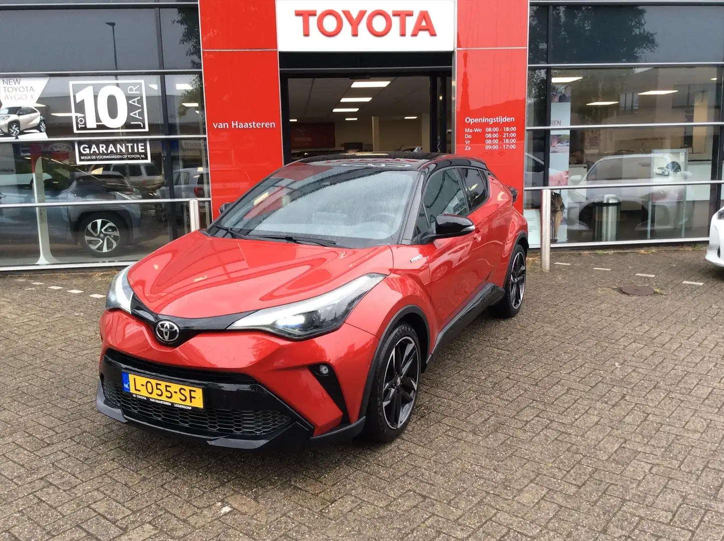 Toyota C-HR 2.0 Hybrid 184pk CVT GR Sport Rood - 1