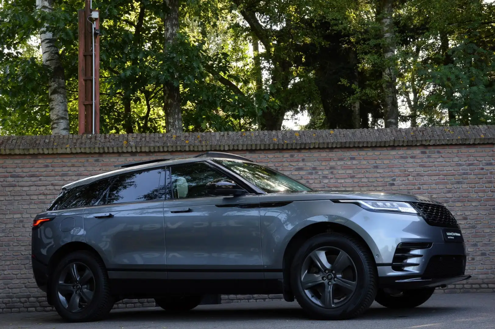 Land Rover Range Rover Velar 2.0 P400e 400pk|R-Dynamic|Panoramadak|Black Pack|A Grijs - 2