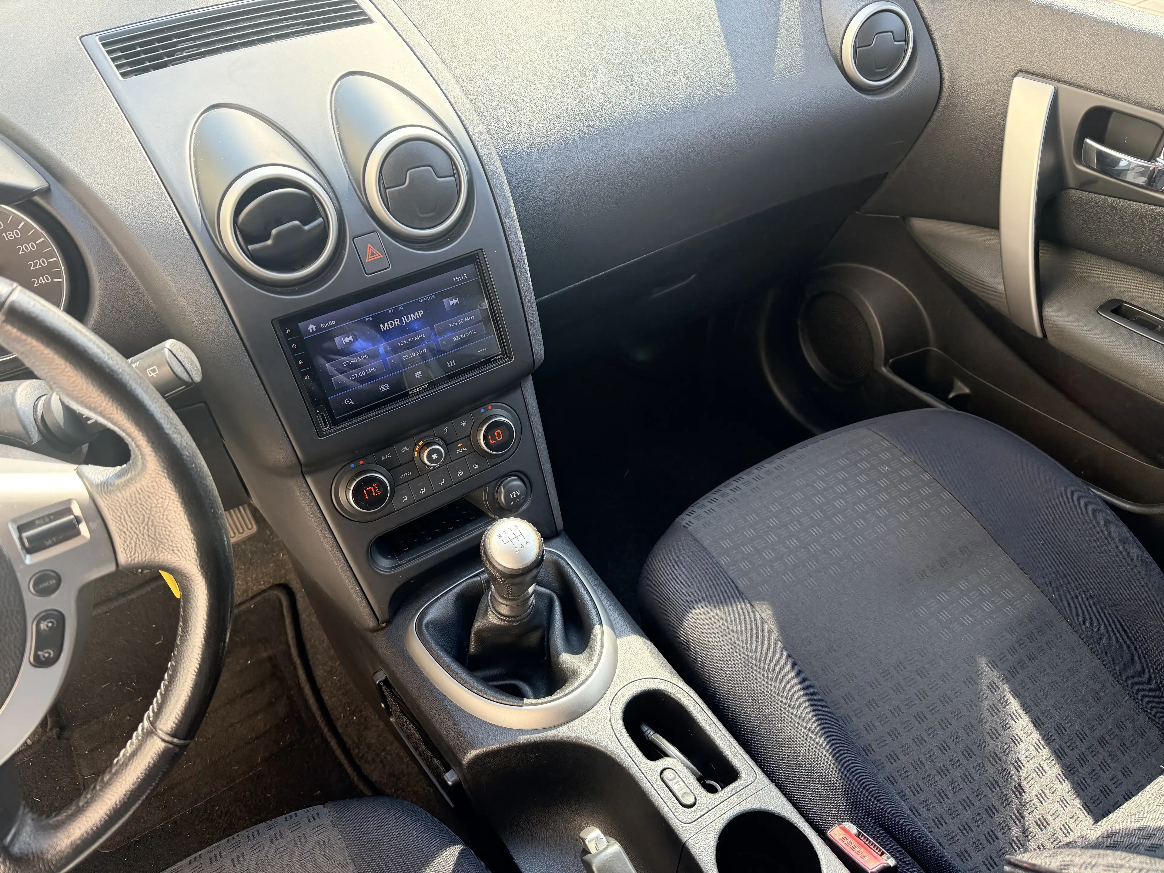 Nissan Qashqai+2 Acenta — photo 7