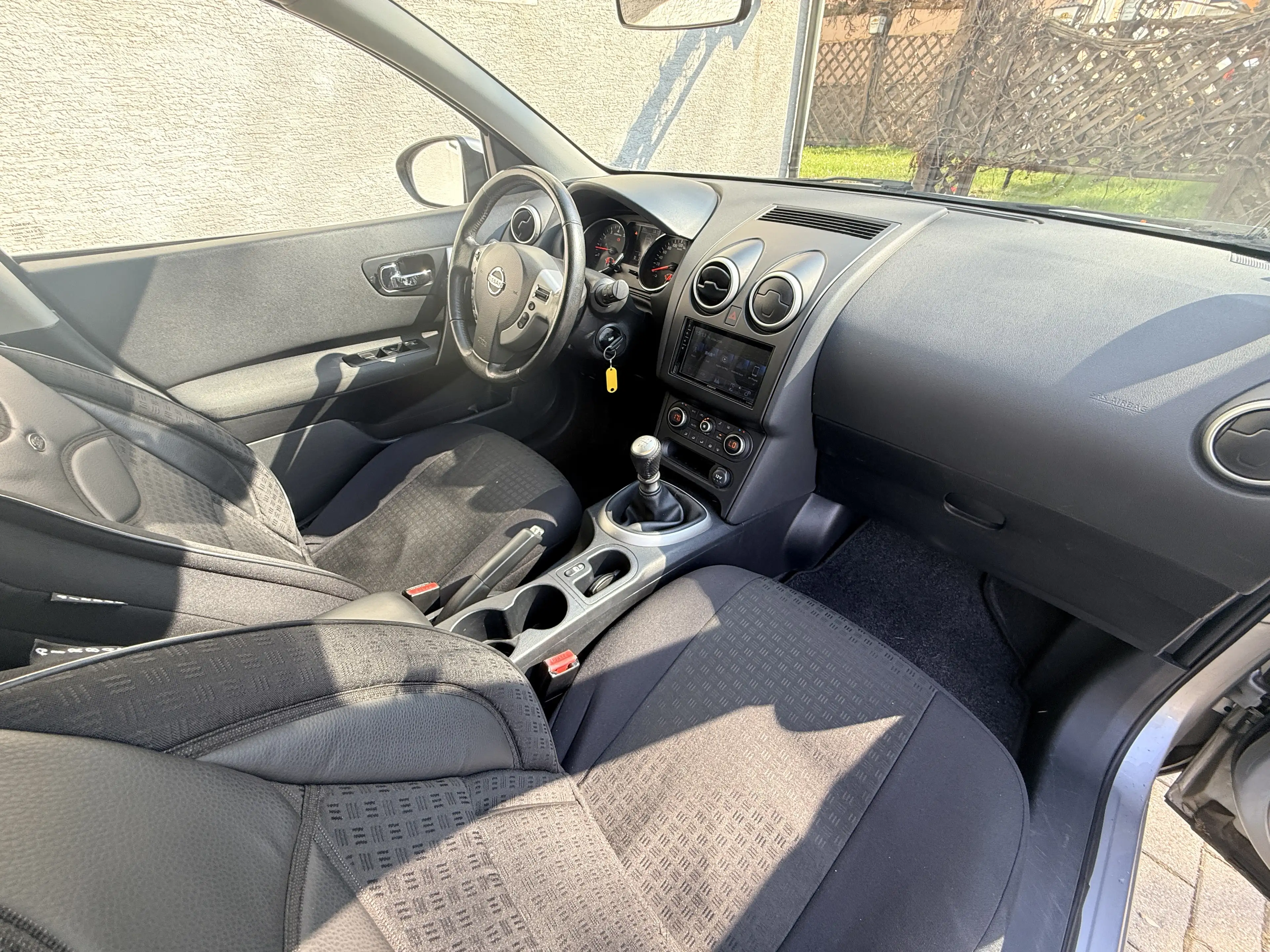 Nissan Qashqai+2 Acenta — photo 14