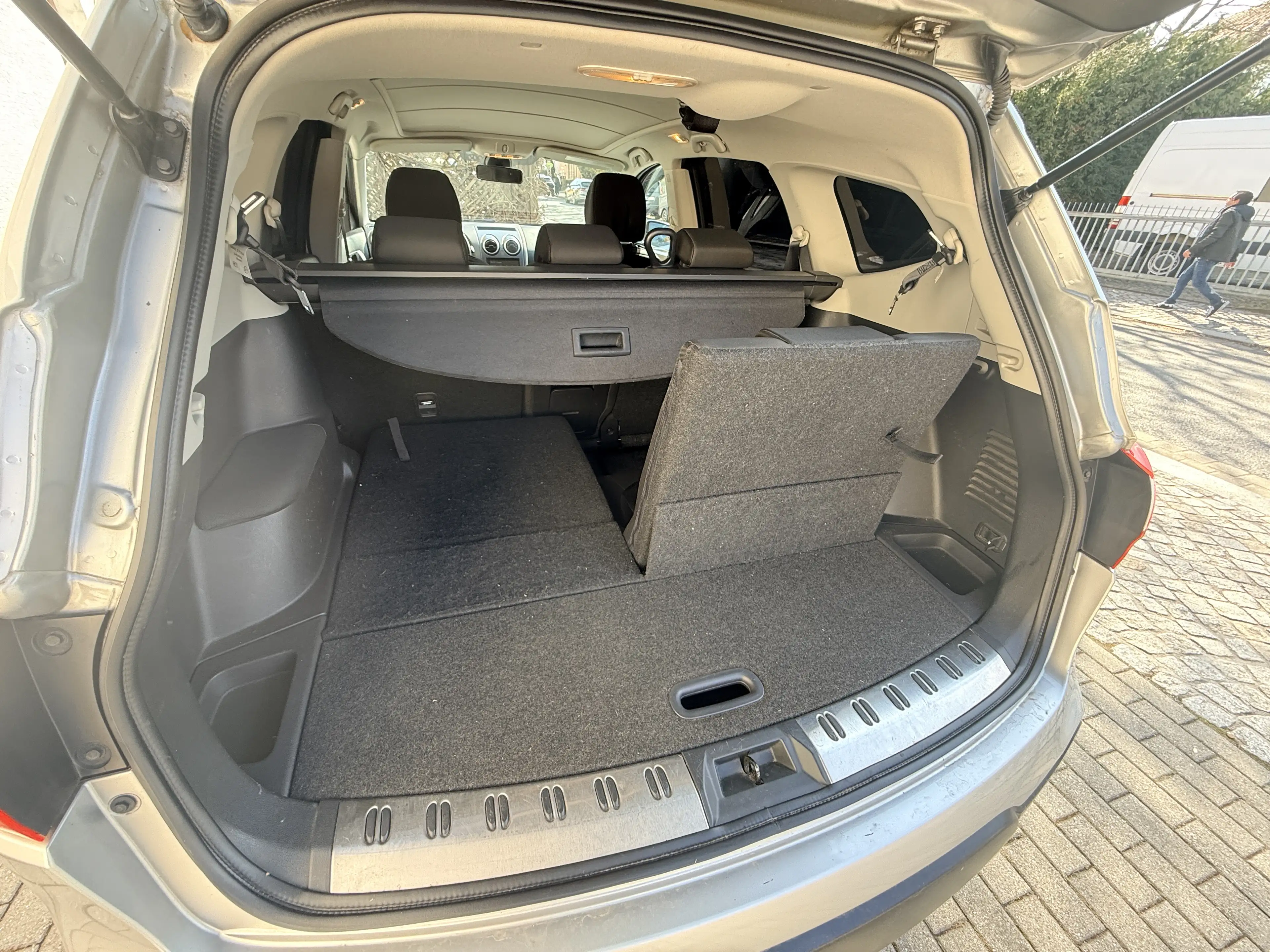 Nissan Qashqai+2 Acenta — photo 13