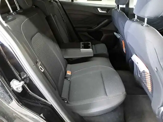 Ford Focus view 14