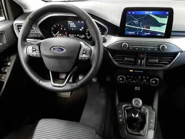 Ford Focus view 10