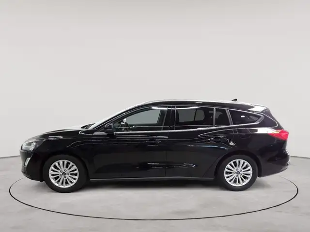 Ford Focus view 6