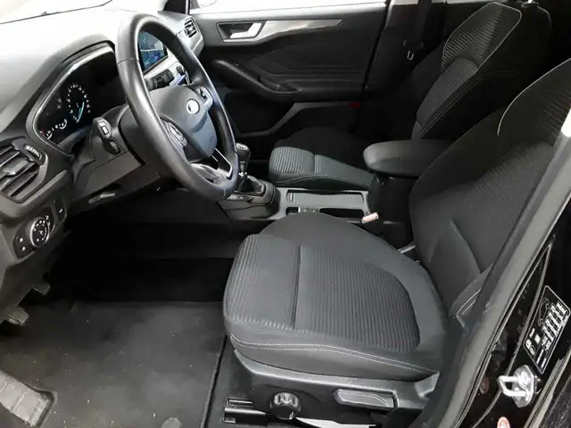 Ford Focus view 7
