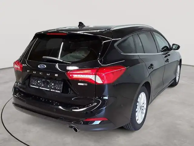 Ford Focus view 4