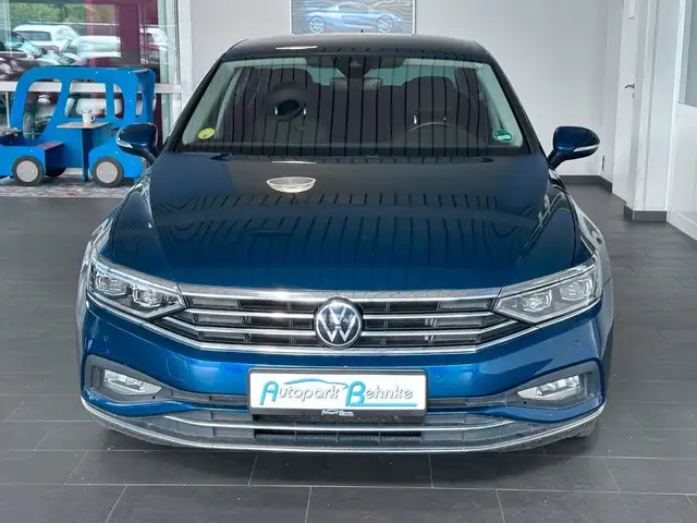 Volkswagen Passat view 7