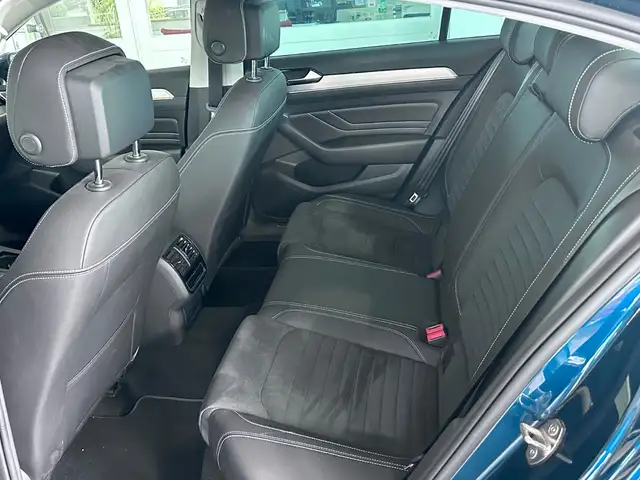 Volkswagen Passat view 6