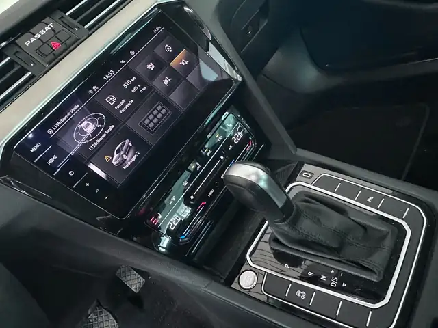 Volkswagen Passat view 10