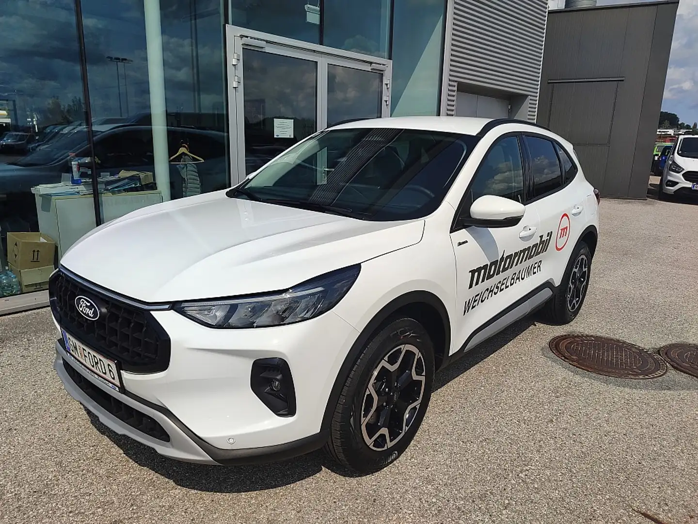 Ford Kuga 2,5 Duratec FHEV Active Aut. Weiß - 1