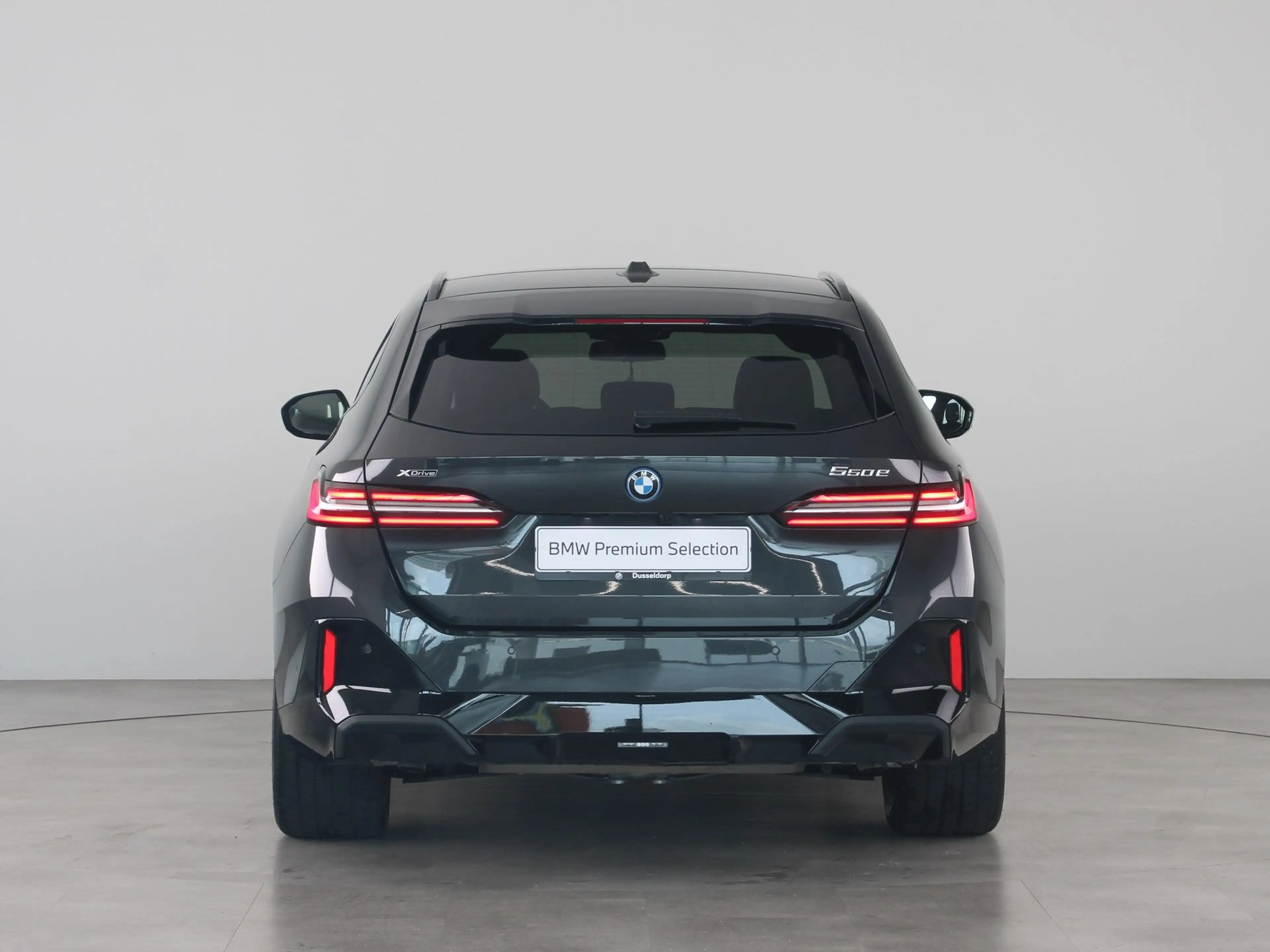 BMW 550 5 Serie Touring 550e xDrive — photo 12