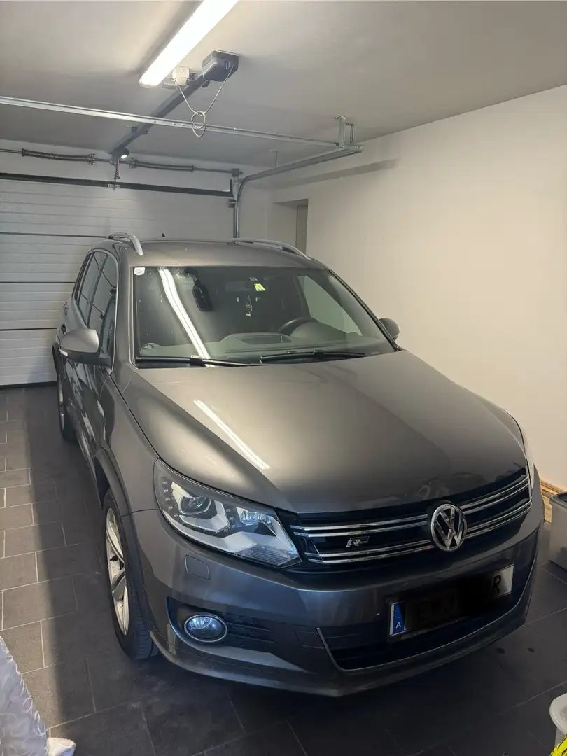 Volkswagen Tiguan Tiguan 2,0 TDI R-Line Grau - 2