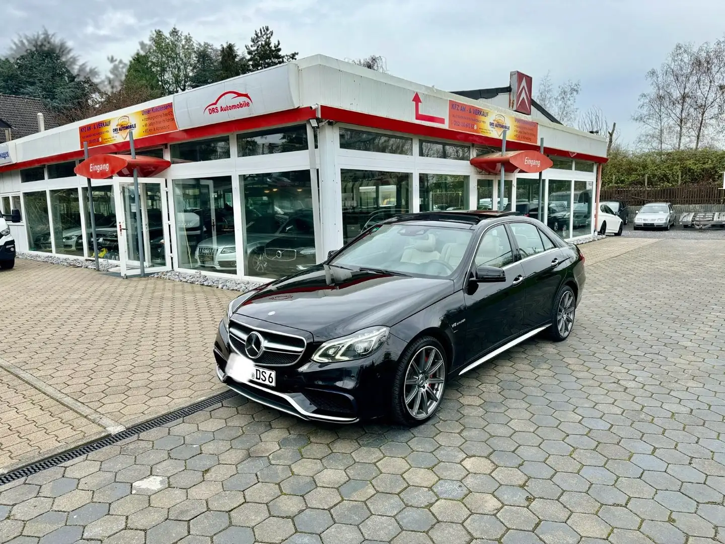 Mercedes-Benz E 63 AMG S 4Matic 585PS Fekete - 1