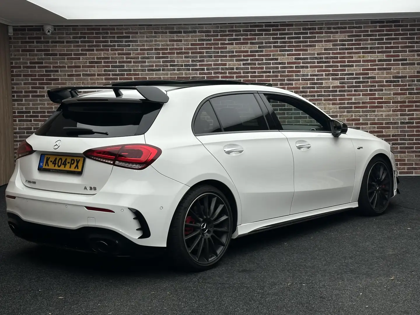 Mercedes-Benz A 35 AMG 4MATIC Panorama Sfeer Kuip Headup Spoiler Weiß - 2