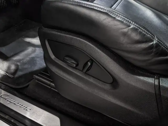 Porsche Cayenne view 12