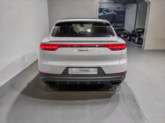 Porsche Cayenne view 7