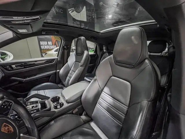 Porsche Cayenne view 13