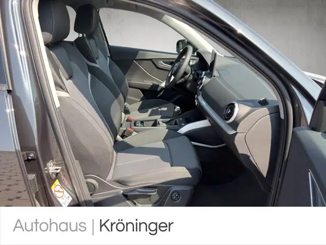 Audi Q2 view 9