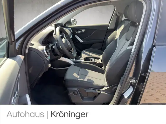 Audi Q2 view 7
