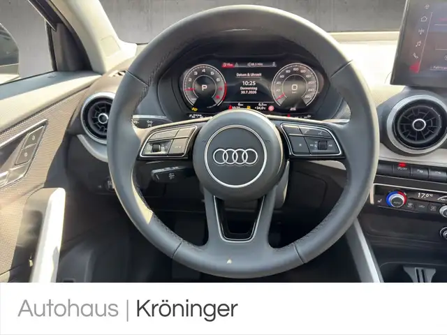 Audi Q2 view 11