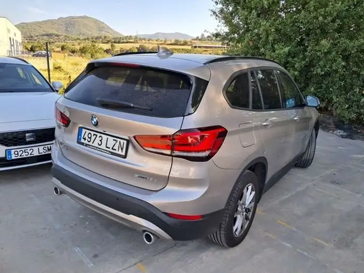 BMW X1 sDrive18dA Corporate 2022, foto 4