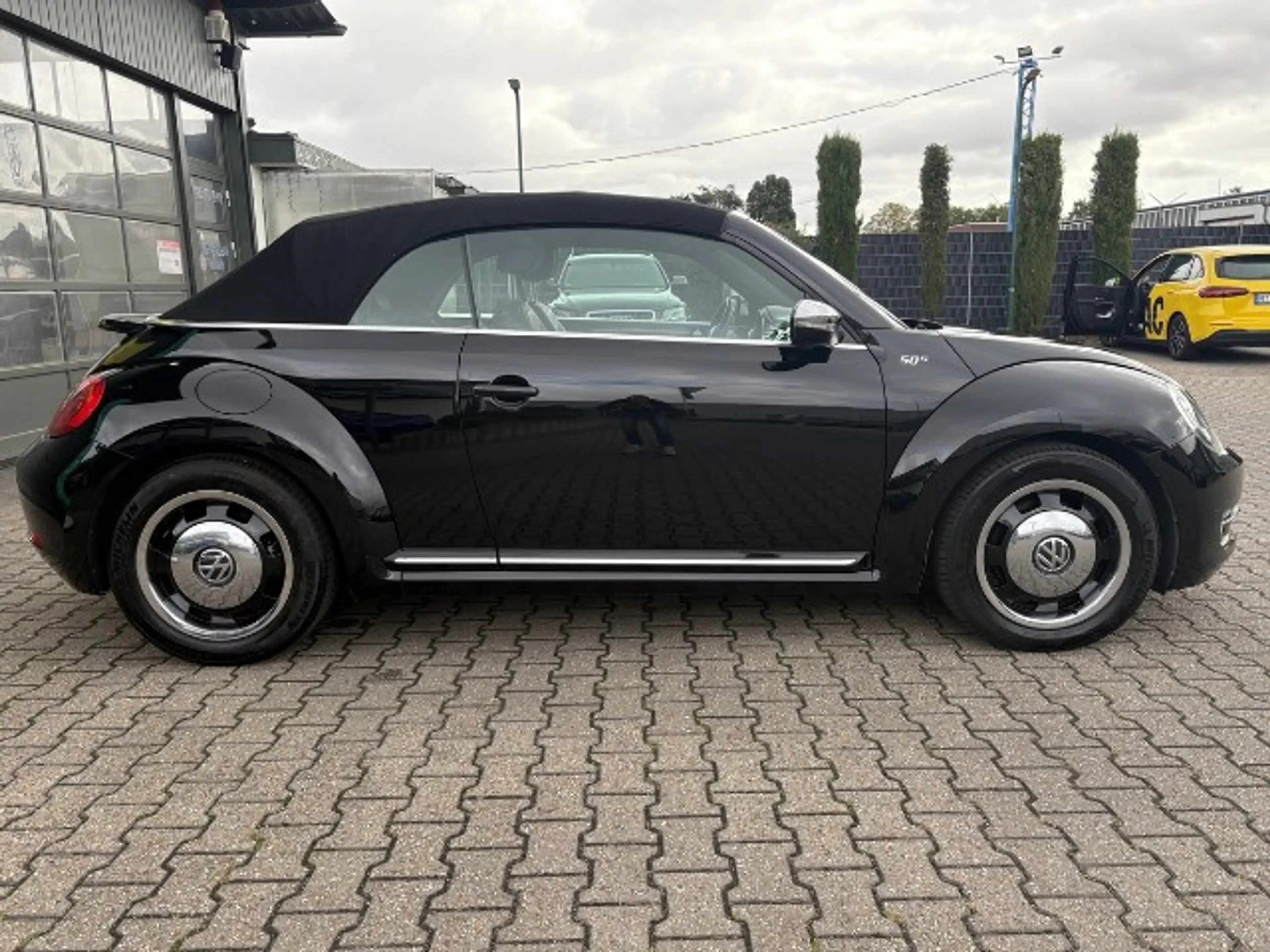 Volkswagen Beetle Cabriolet 1.4 TSI "50´s" Fender Navi SHZ Sport — photo 7
