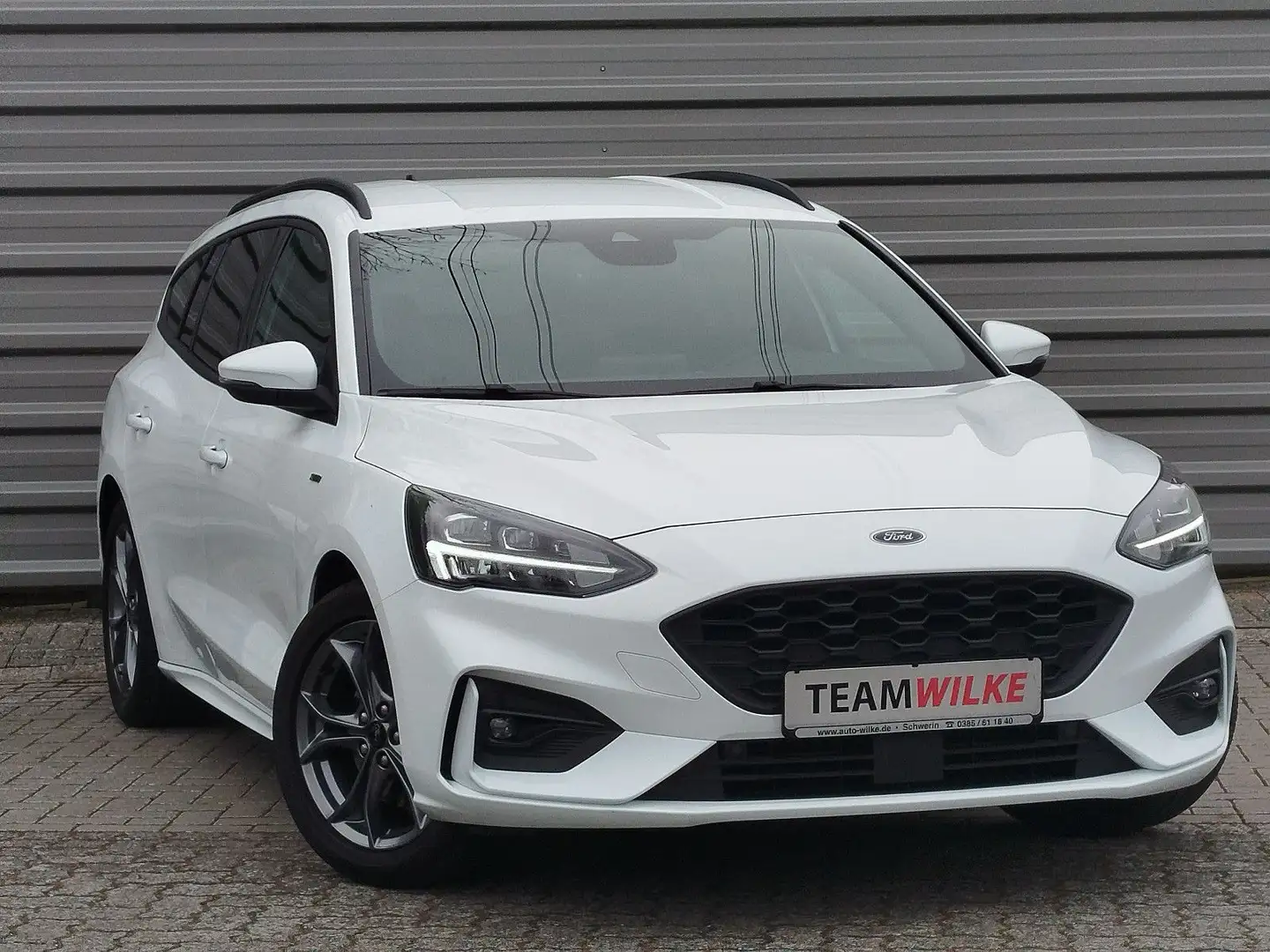 Ford Focus Tur1,5 EB ST-Line Navi el.Heckk PDC AHK Weiß - 1