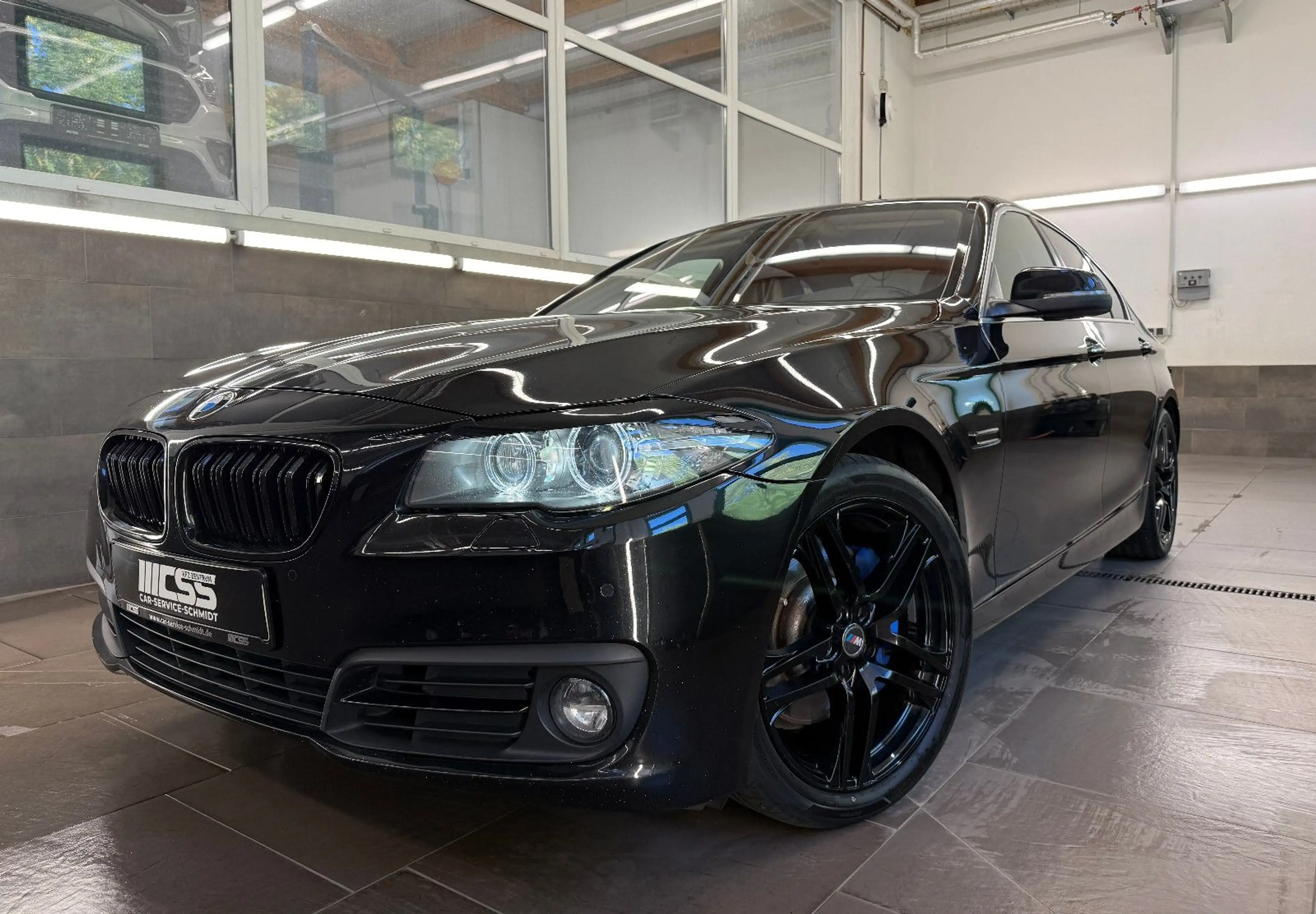 BMW 525 d xDrive Luxury Line HUD Softclose Sitzbelüft