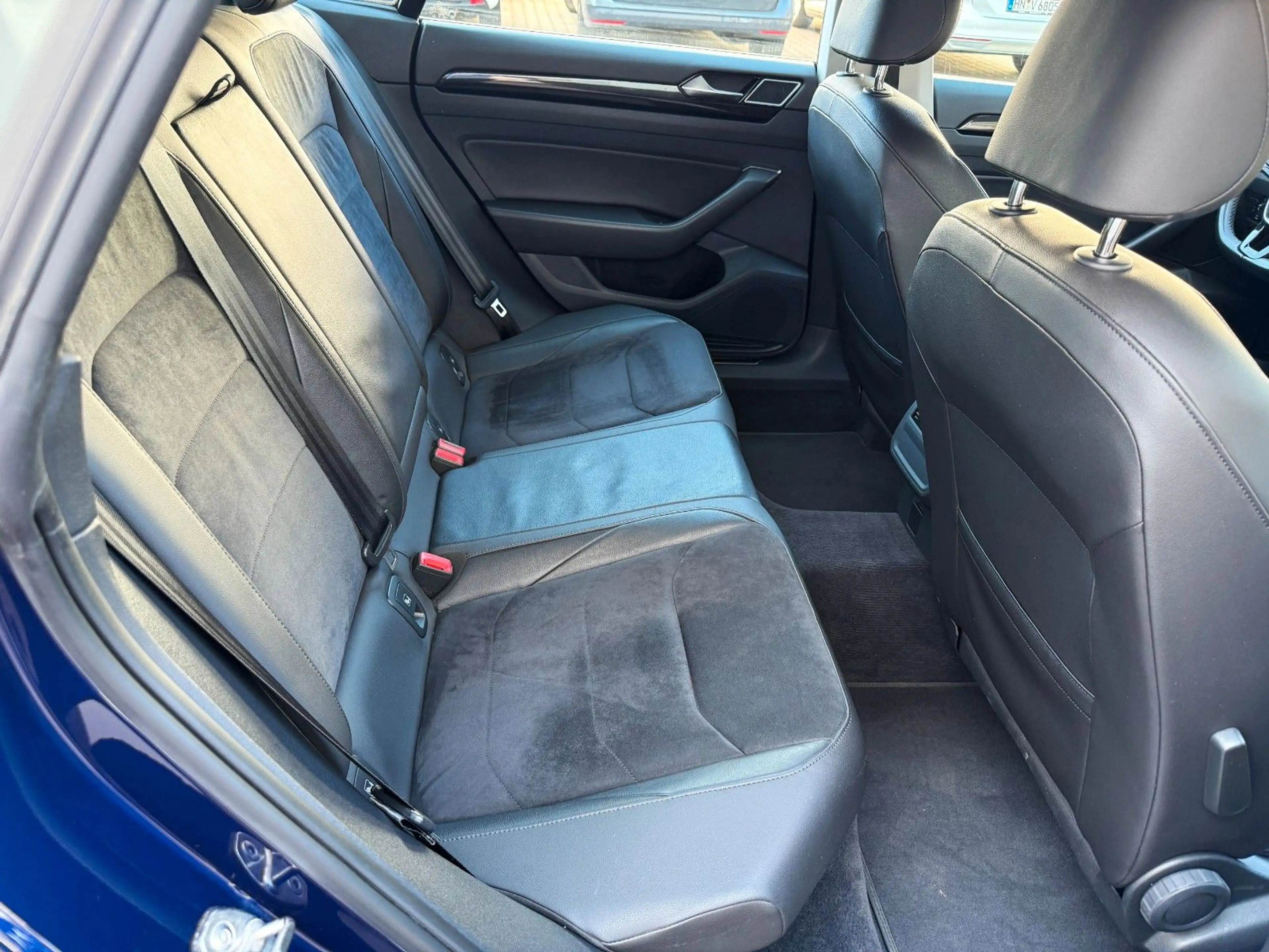 Volkswagen Arteon Elegance DSG NAVI/SHZ/R-KAM/ALCANTARA — photo 8