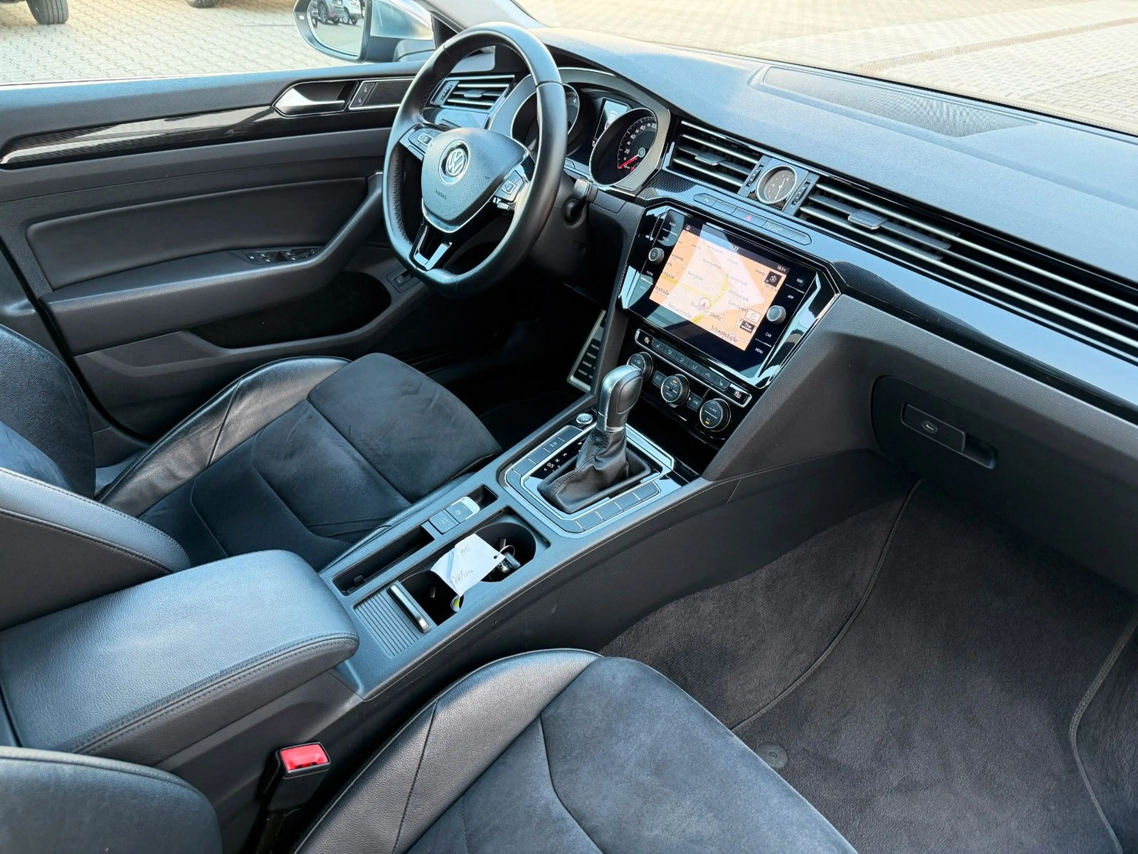 Volkswagen Arteon Elegance DSG NAVI/SHZ/R-KAM/ALCANTARA — photo 11