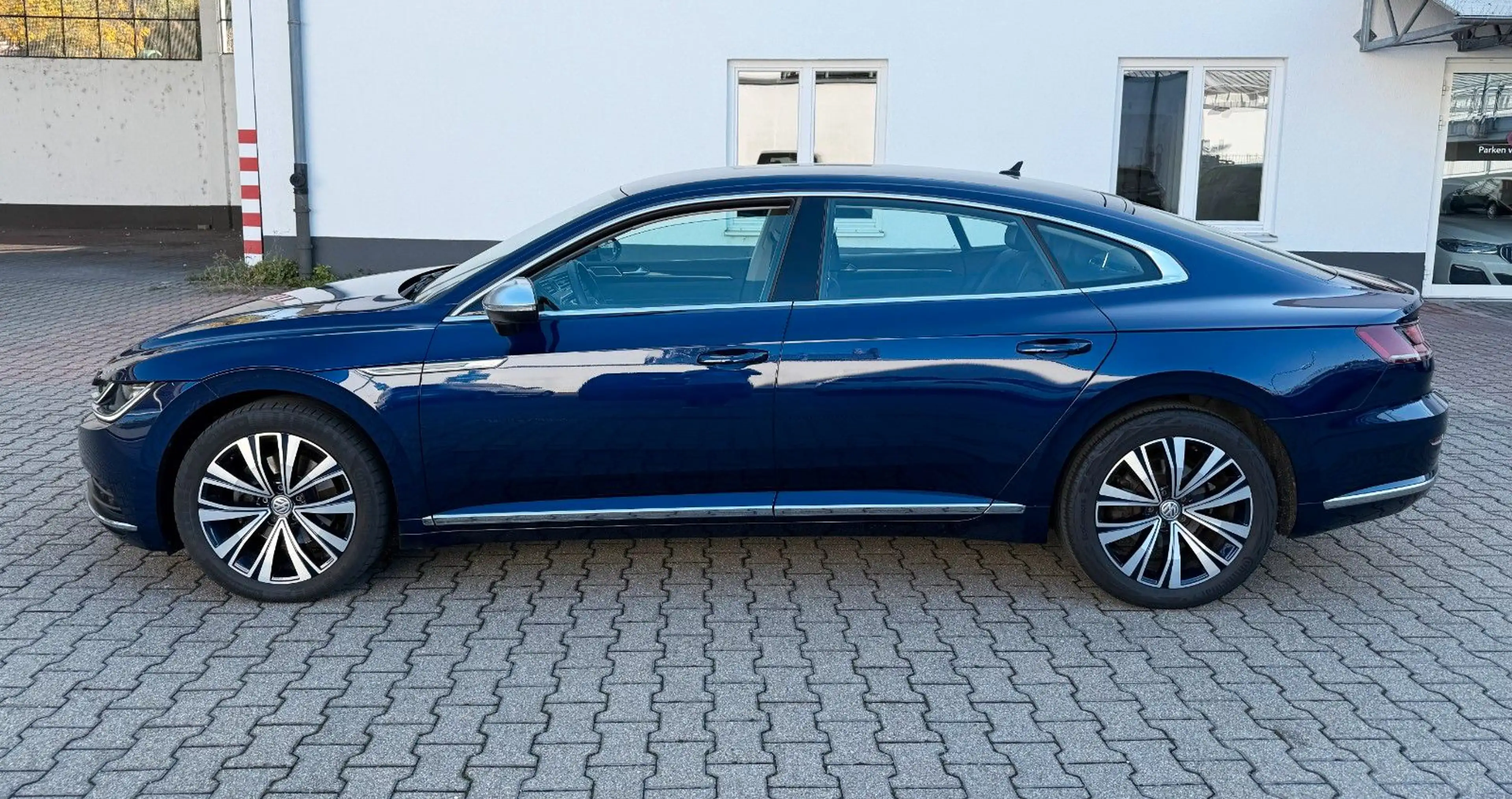 Volkswagen Arteon Elegance DSG NAVI/SHZ/R-KAM/ALCANTARA — photo 3