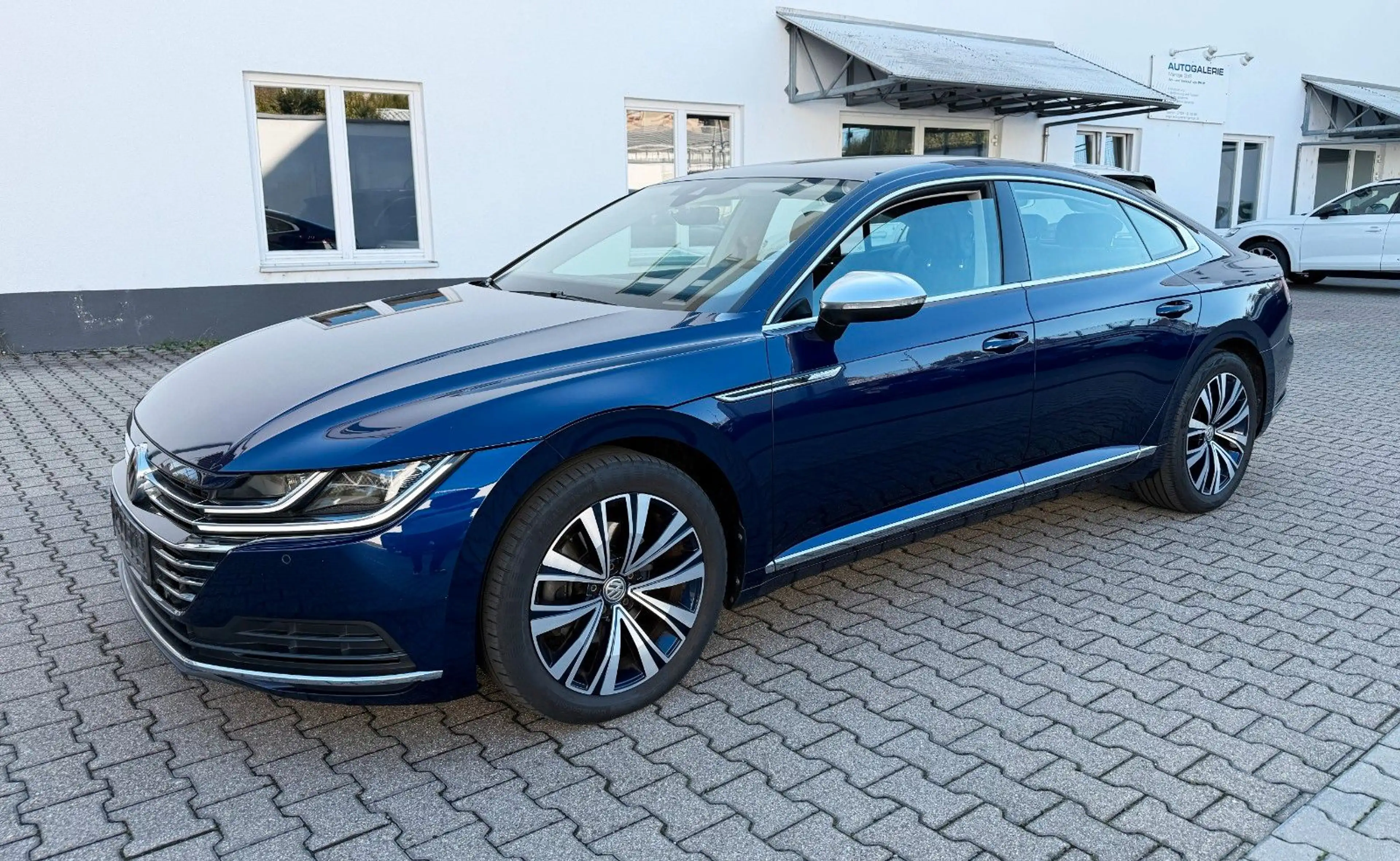 Volkswagen Arteon Elegance DSG NAVI/SHZ/R-KAM/ALCANTARA