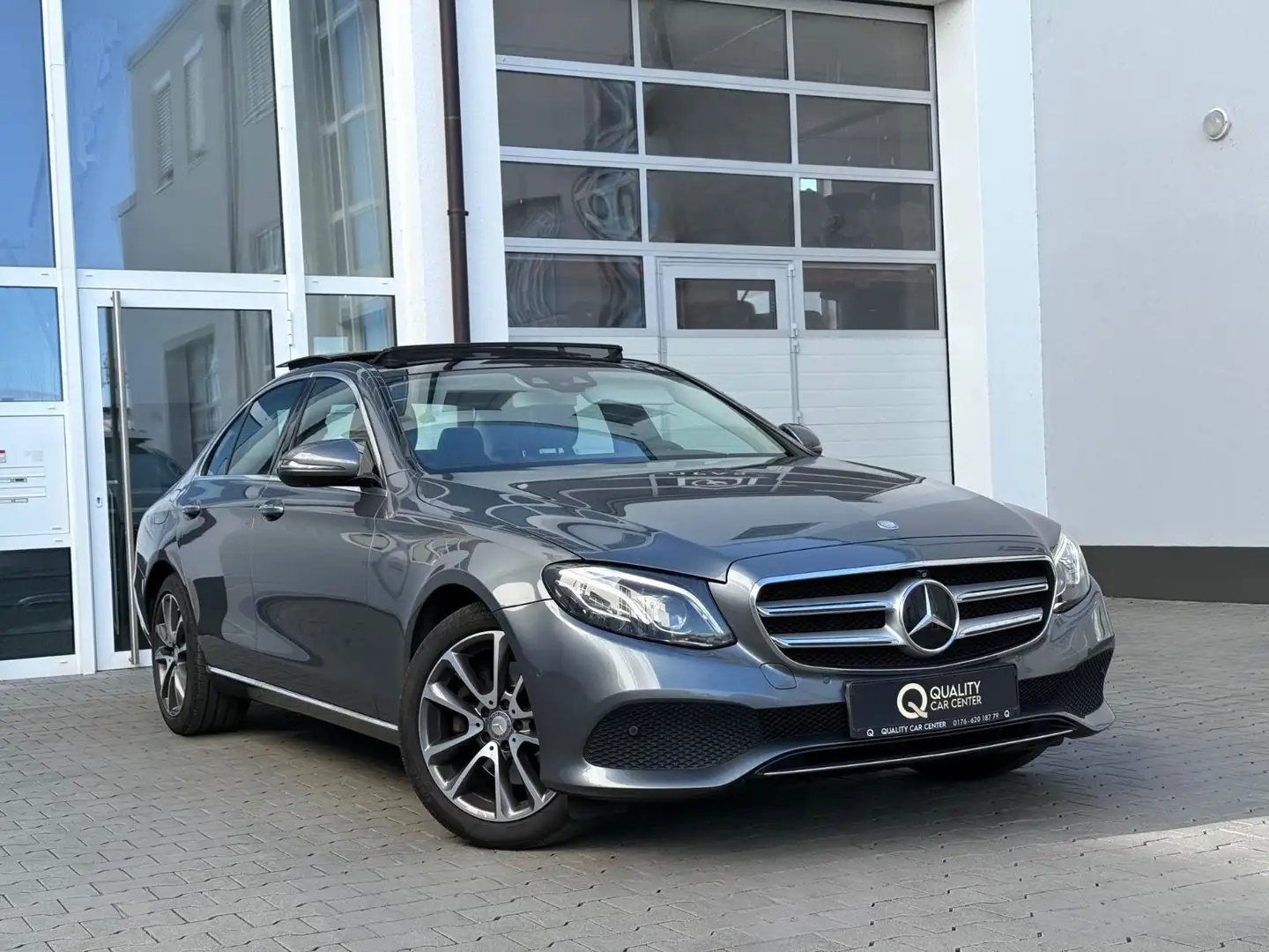 Mercedes-Benz E 220 9G Avantgarde *PANO*360°*DISTR+*AHK*STNDH Gris - 1