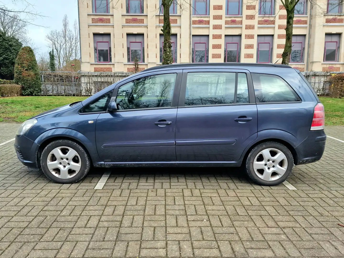 Opel Zafira 1.9 DTL CDTi Cosmo FAP Bleu - 2