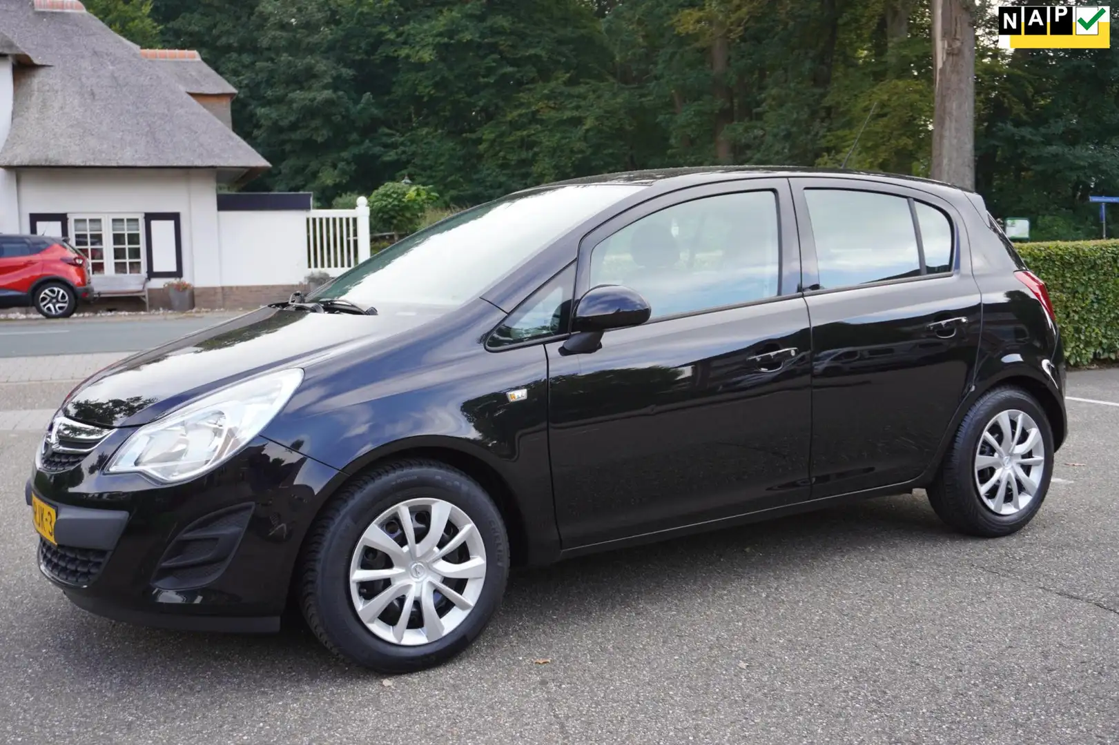 Opel Corsa 1.2-16V Edition 5 Drs Airco Nero - 1