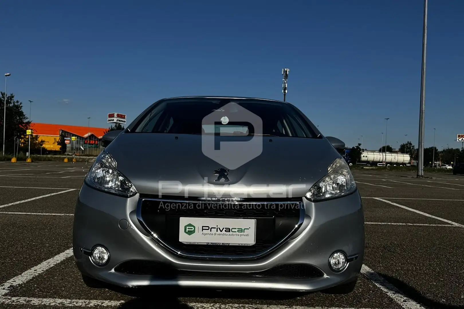 Peugeot 208 1.4 HDi 68 CV 5 porte Allure Stříbrná - 2