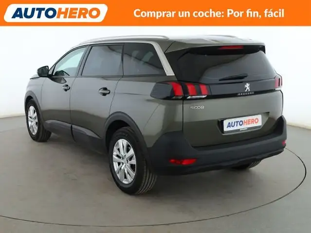 Peugeot 5008 view 4