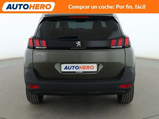 Peugeot 5008 view 5