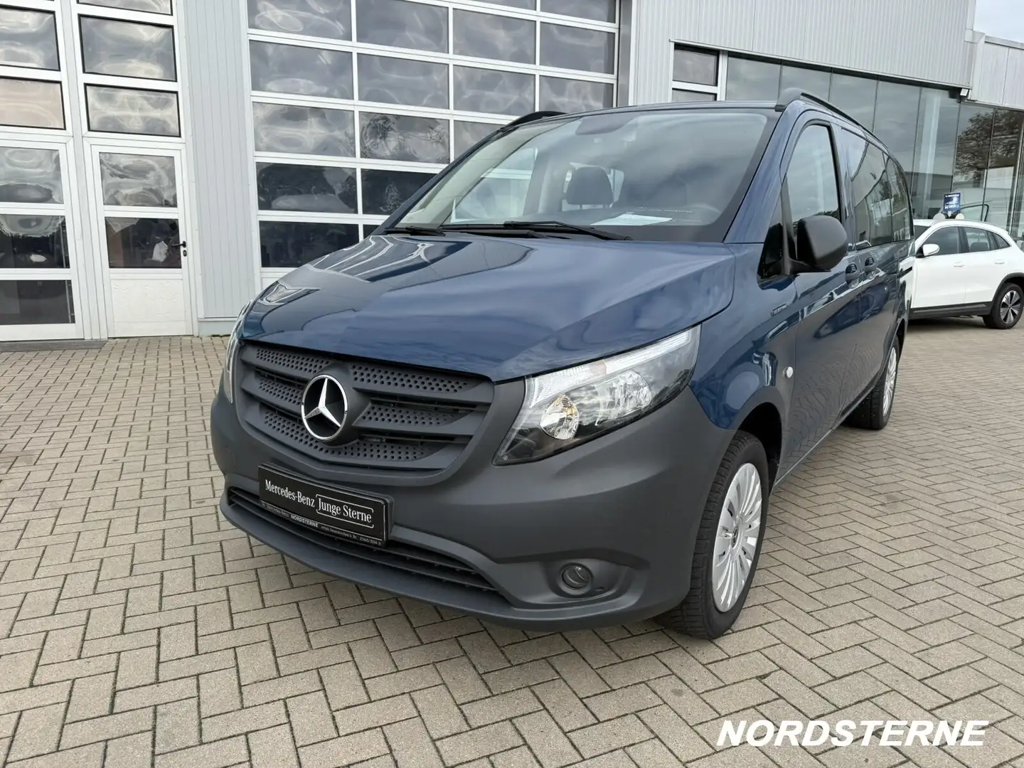 Mercedes-Benz Vito eVito 111 TOURER +PRO+NAVI+KAMERA+2 SCHIEBETÜREN Azul - 2