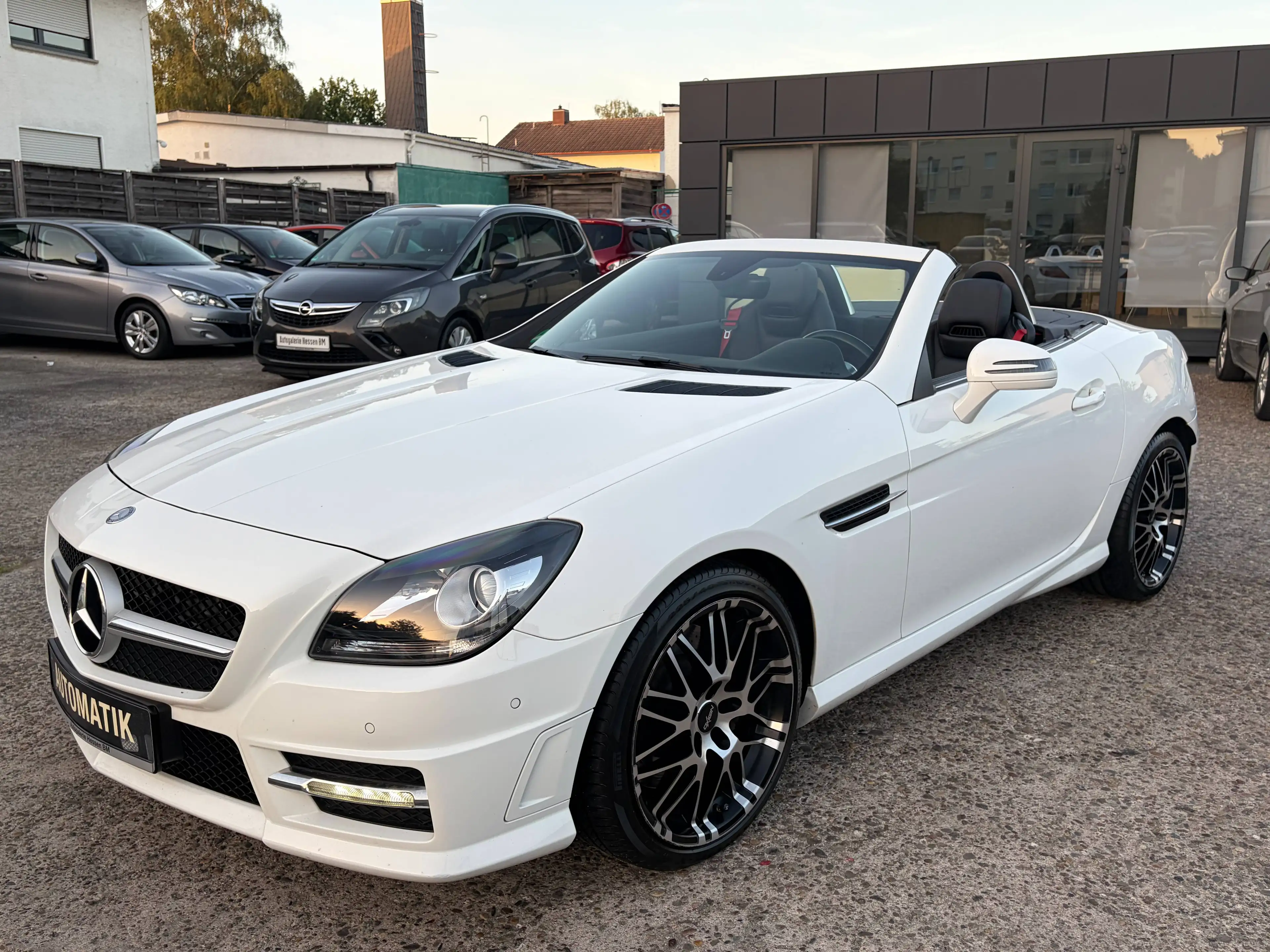 Mercedes-Benz SLK 200 SLK 200 BlueEfficiency*Automatik*SHZ*Temp.*Leder*HU/AU Neu*BT*PDC*AMG_Look