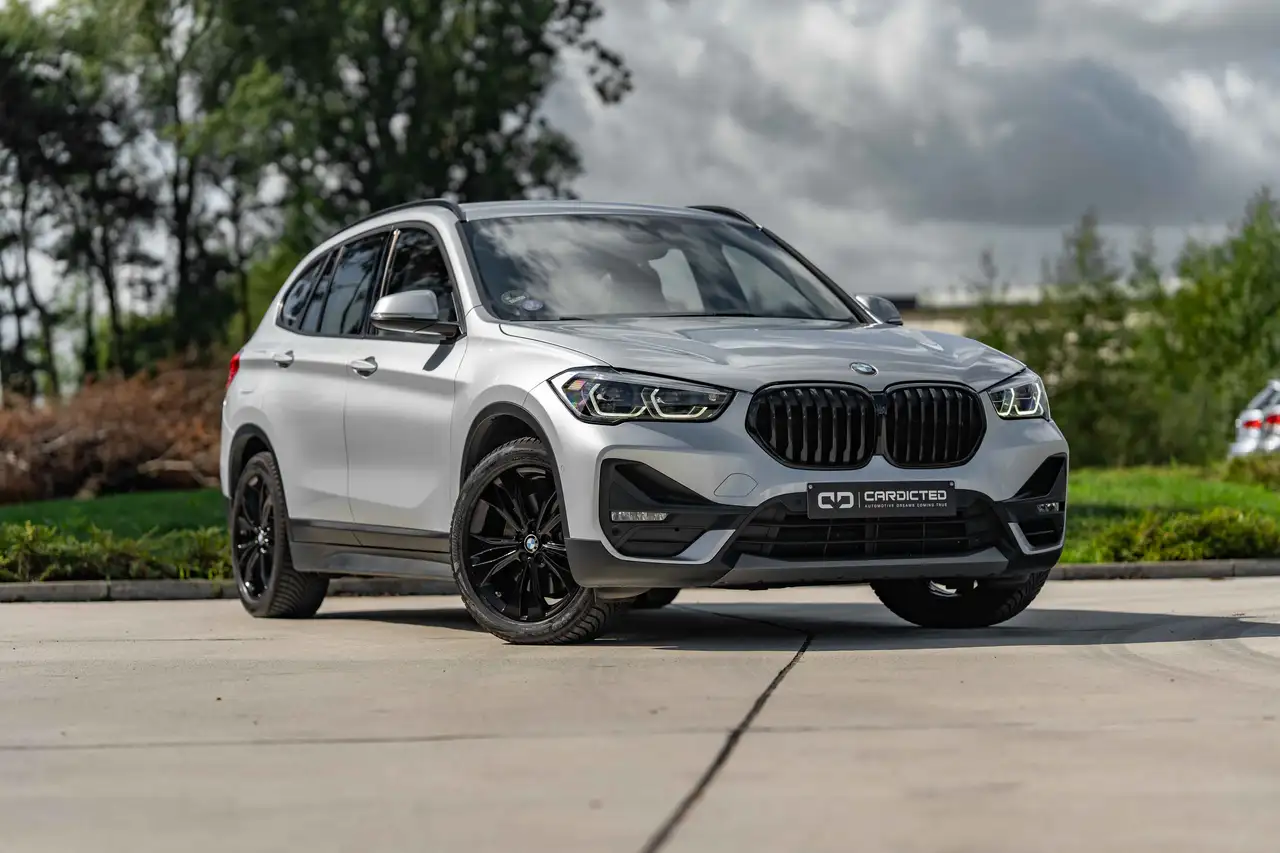 BMW X1 PHEV*LED*18 INCH*HEAD UP*CAR PLAY*TREKHAAK*