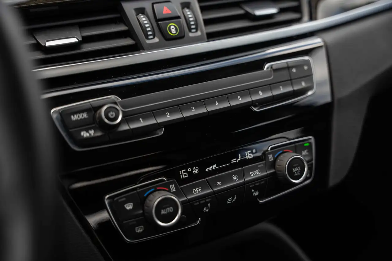 BMW X1 PHEV*LED*18 INCH*HEAD UP*CAR PLAY*TREKHAAK*, миниатюра 30